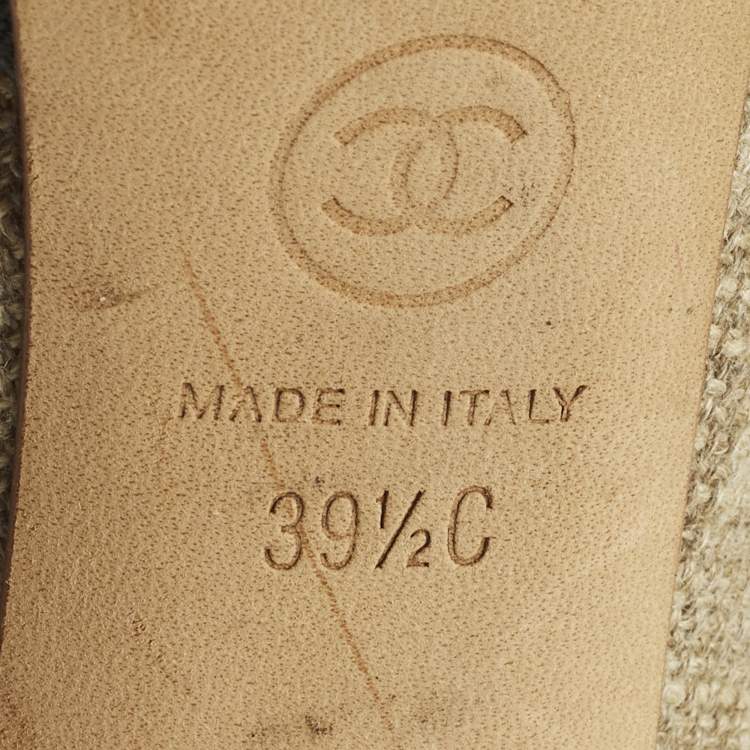 Pre Owned Chanel CC Size 39.5 Beige/Black Leather and Tweed CC Platform Pumps