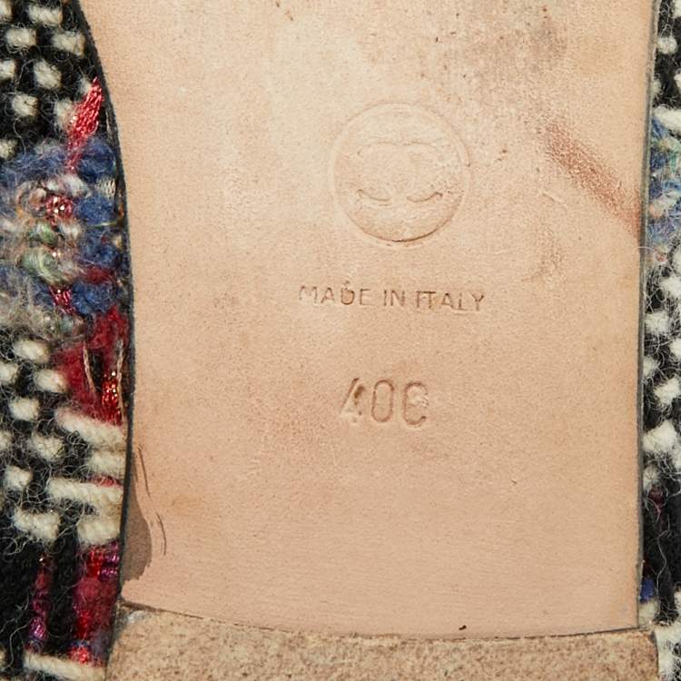 Pre Owned Chanel CC Size 40 Multicolor Leather and Tweed Cap Toe Loafers