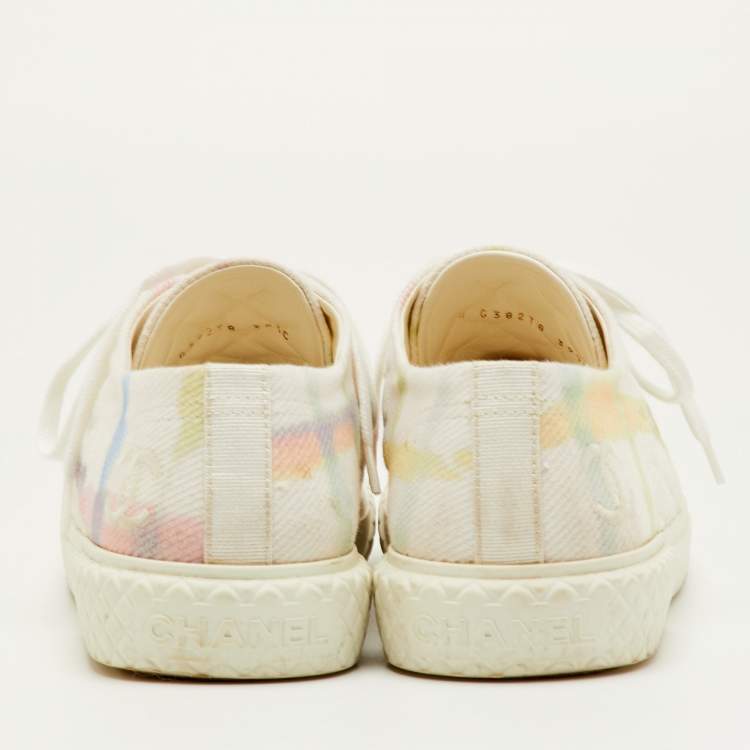 Pre Owned Chanel Size 39.5 White CC Check Canvas Low Top Sneakers