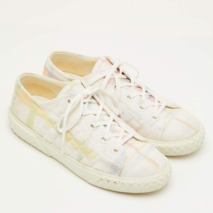 Pre Owned Chanel Size 39.5 White CC Check Canvas Low Top Sneakers