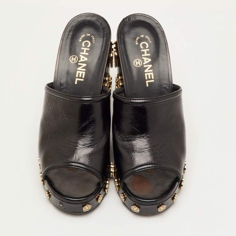 Pre Owned Chanel Camelia Embellished Size 40 Black Leather Platform Wedge Sandals