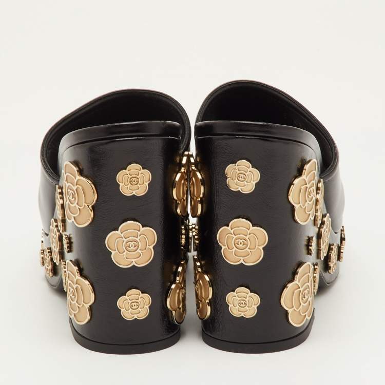 Pre Owned Chanel Camelia Embellished Size 40 Black Leather Platform Wedge Sandals