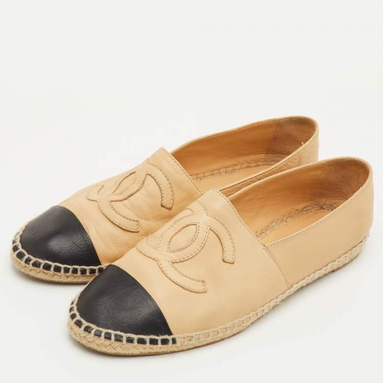 Pre Owned Chanel CC Size 39 Beige/Black Leather Espadrille Flats
