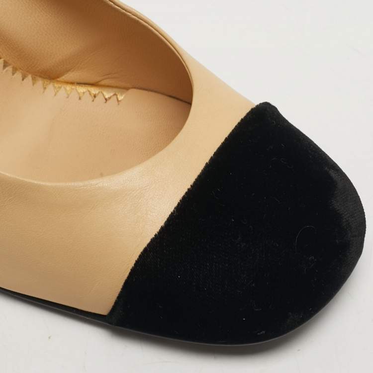 Pre Owned Chanel CC Size 38.5 Beige/Black Velvet Cap Toe Block Heel Pumps