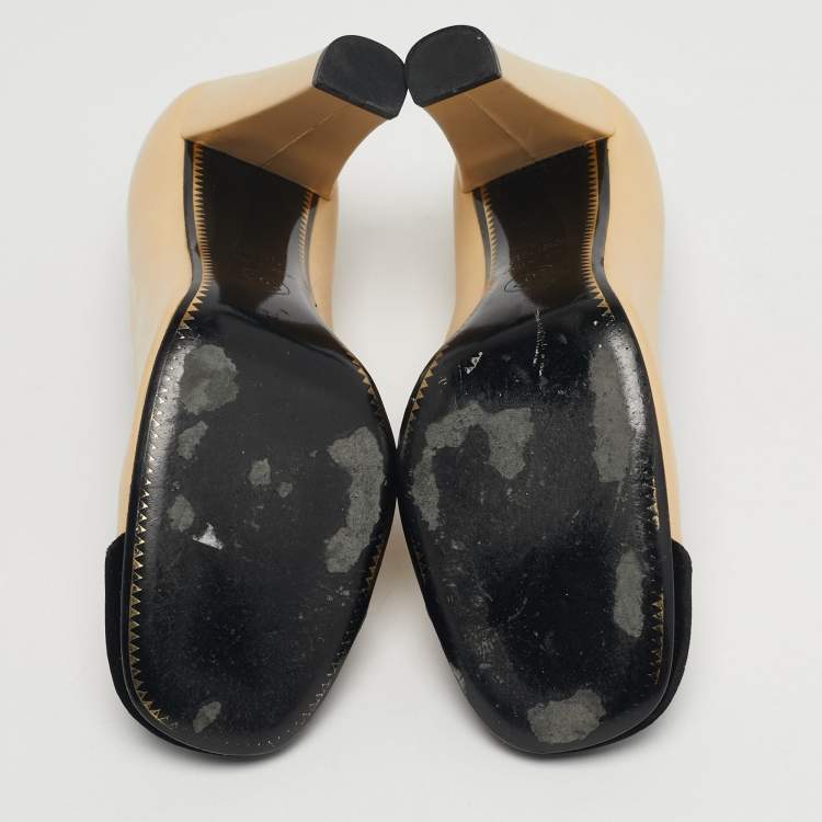 Pre Owned Chanel CC Size 38.5 Beige/Black Velvet Cap Toe Block Heel Pumps