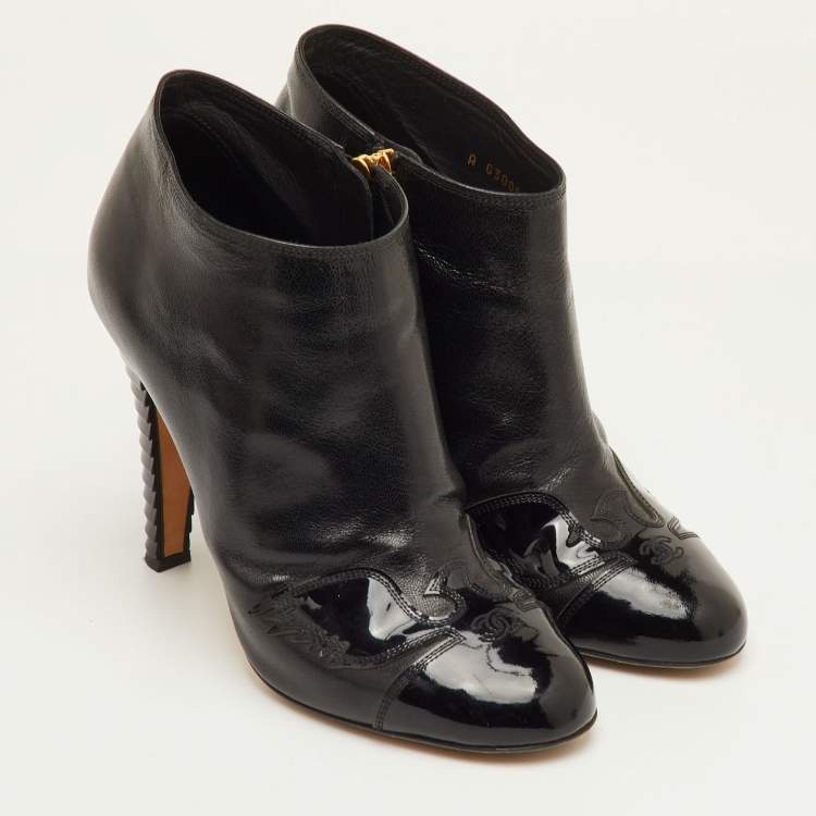 Pre Owned Chanel CC Size 40.5 Black Leather and Patent Leather Ankle Length Boots