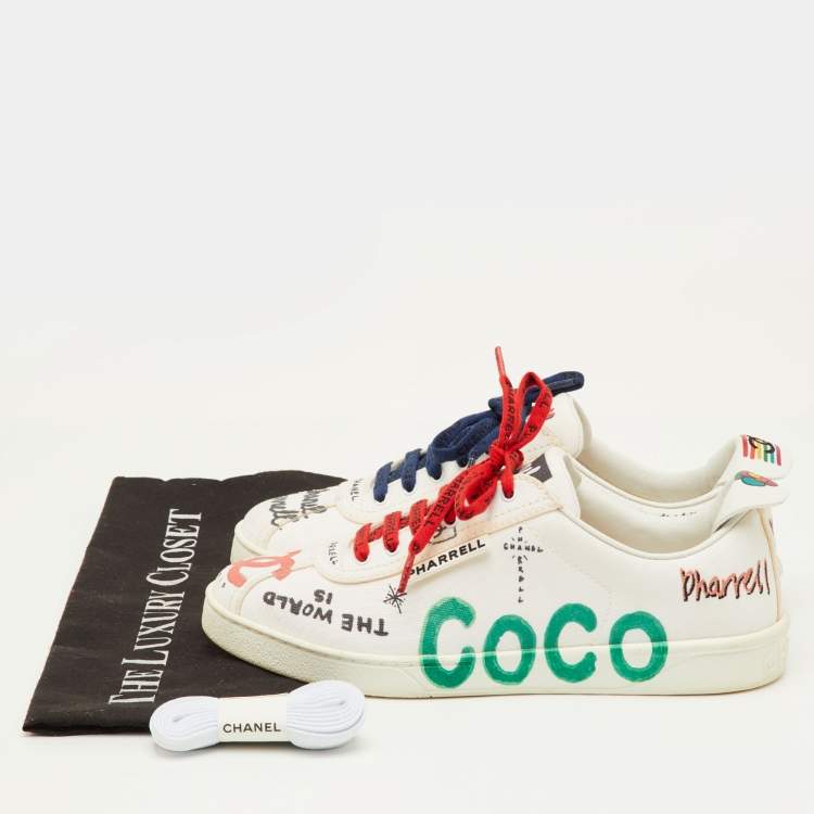 Pre Owned Chanel x Pharrell CC Size 40 White Canvas Graffiti Print Low Top Sneakers