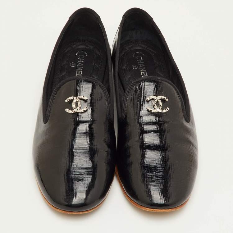 Pre Owned Chanel CC Size 40.5 Black Patent Leather Slip On Smoking Slippers