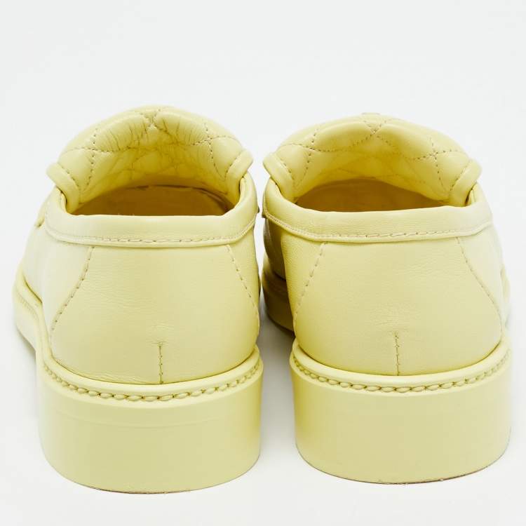 Pre Owned Chanel CC Size 37.5 Cream Quilted Leather CC Turnlock Loafers
