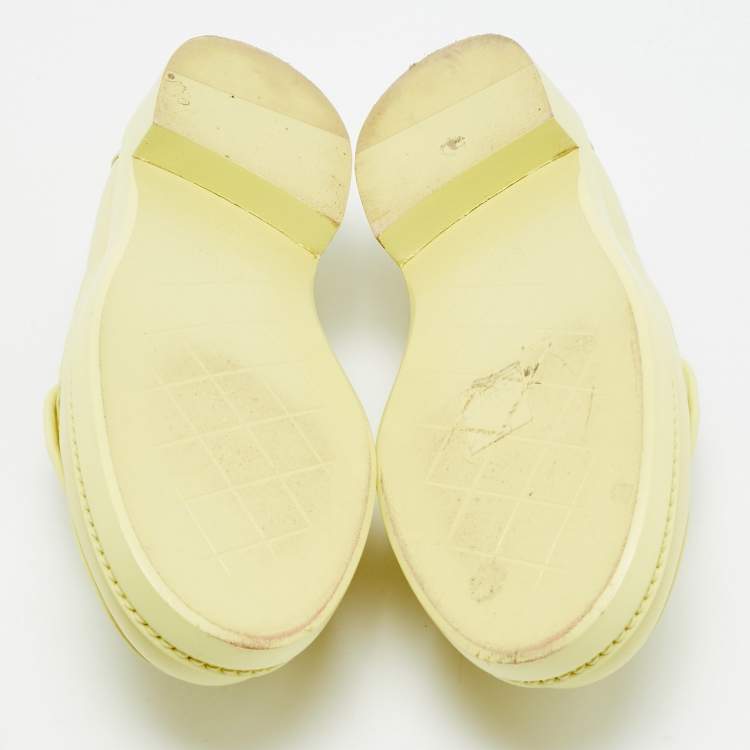 Pre Owned Chanel CC Size 37.5 Cream Quilted Leather CC Turnlock Loafers