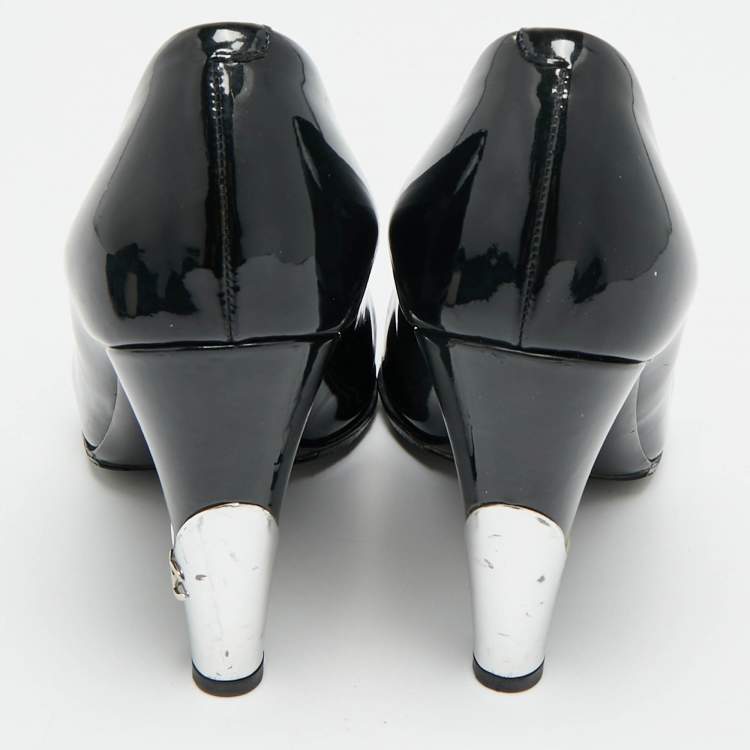 Pre Owned Chanel CC logo Size 36 Black Patent Leather Open Toe Pumps