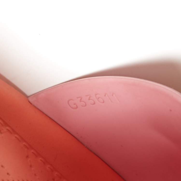 مملوكة مسبقًا Chanel CC Logo Size 40 Orange Rubber Flat Slides 