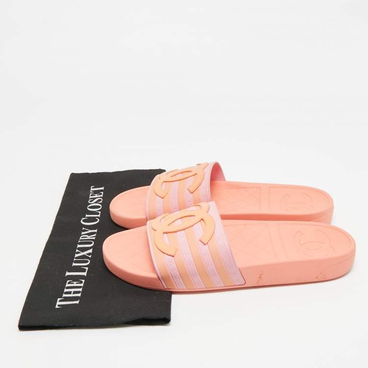 مملوكة مسبقًا Chanel CC Logo Size 40 Orange Rubber Flat Slides 