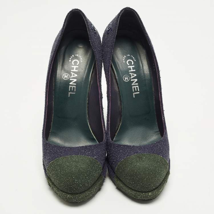 Pre Owned Chanel Size 40.5 Green/Purple Glitter and Leather Interlocking CC Logo Pumps