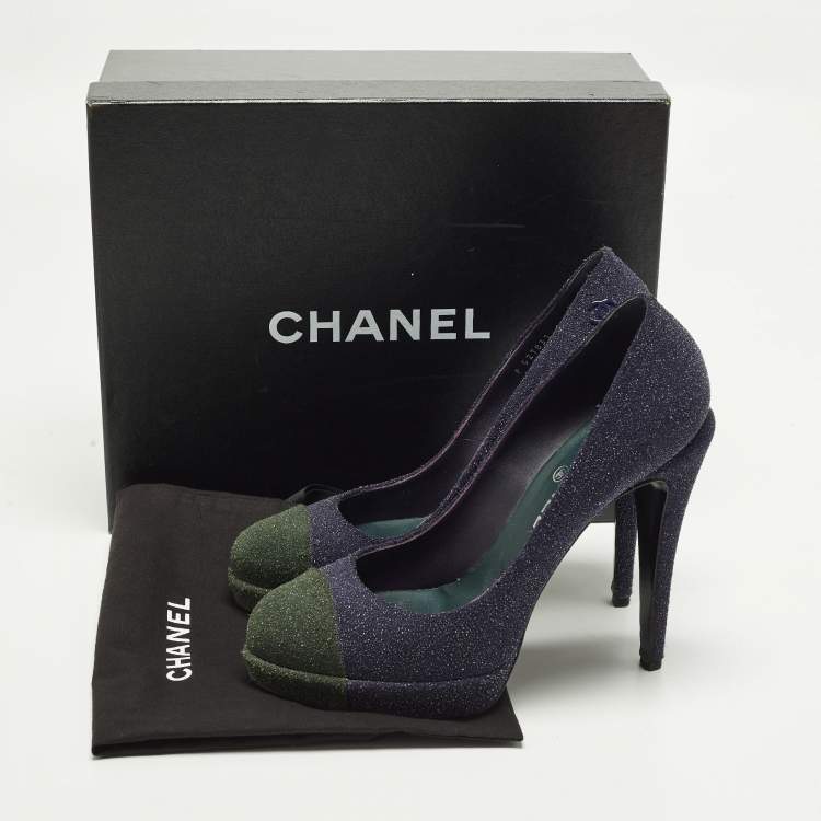 Pre Owned Chanel Size 40.5 Green/Purple Glitter and Leather Interlocking CC Logo Pumps