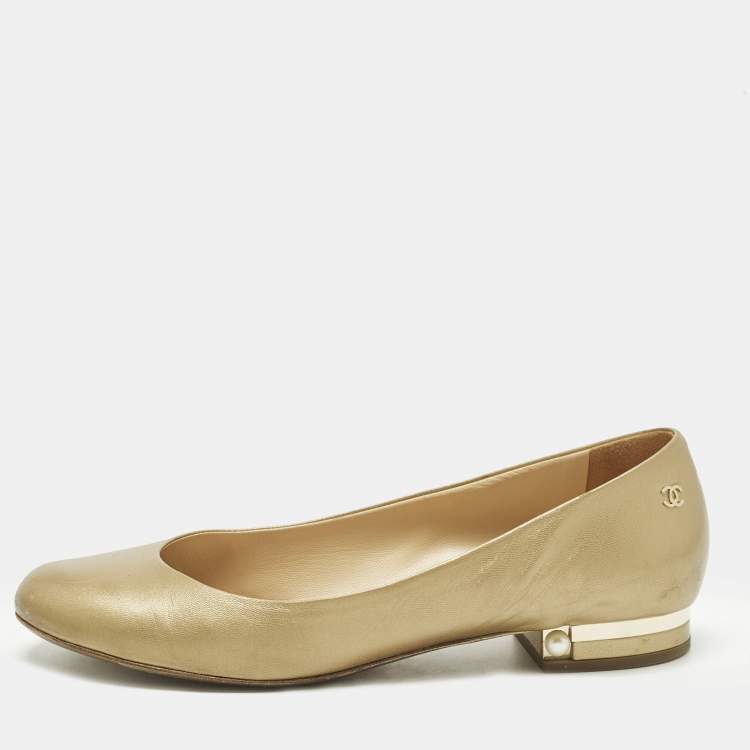Pre Owned Chanel CC Size 40.5 Gold Leather Ballet Flats