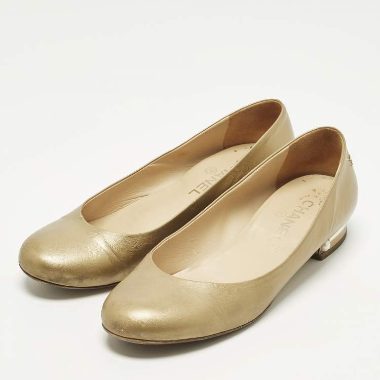 Pre Owned Chanel CC Size 40.5 Gold Leather Ballet Flats