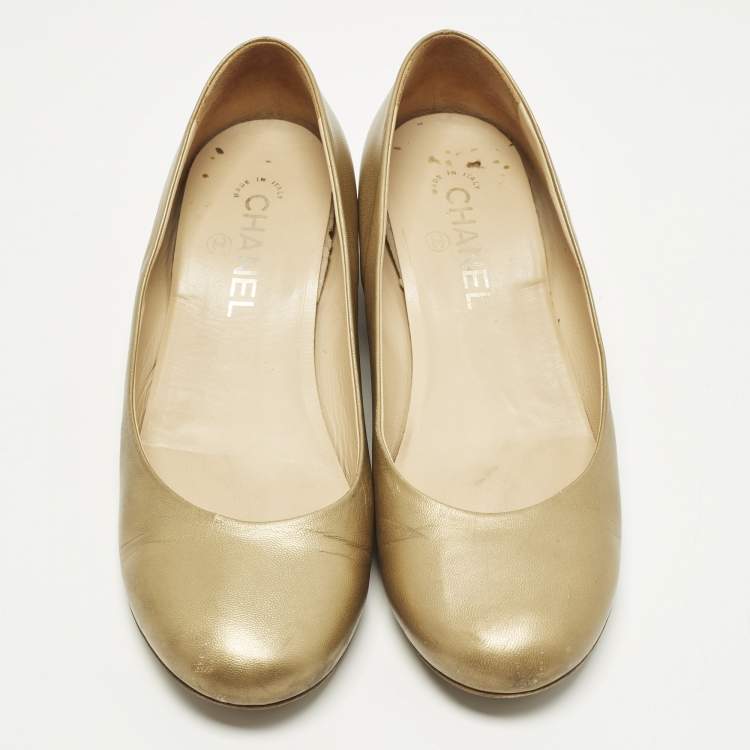 Pre Owned Chanel CC Size 40.5 Gold Leather Ballet Flats