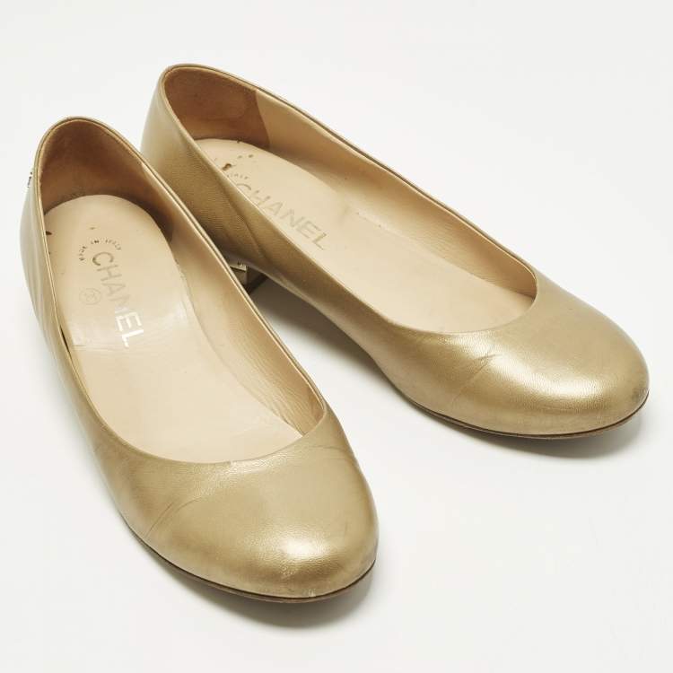 Pre Owned Chanel CC Size 40.5 Gold Leather Ballet Flats