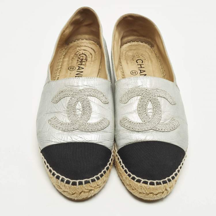 Pre Owned Chanel CC Size 40 Silver/Black Canvas and Leather Cap Toe Espadrille Flats
