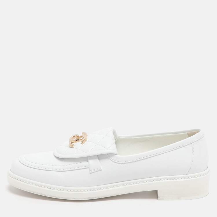 Pre Owned Chanel CC Size 39 White Leather Loafers