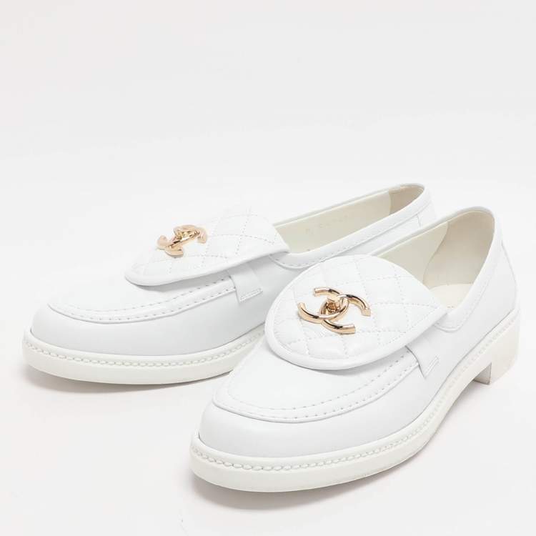 Pre Owned Chanel CC Size 39 White Leather Loafers