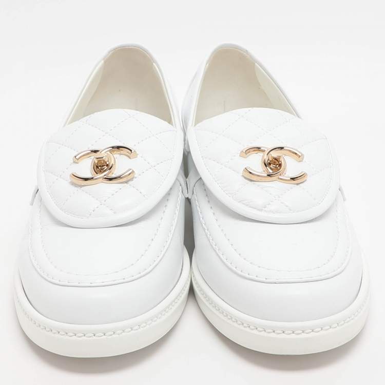Pre Owned Chanel CC Size 39 White Leather Loafers