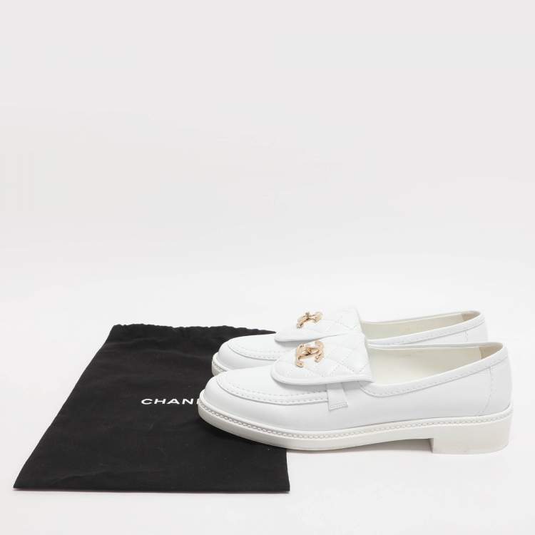 Pre Owned Chanel CC Size 39 White Leather Loafers