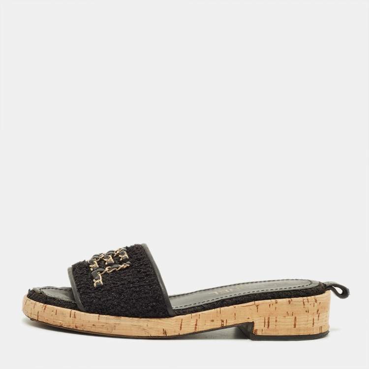مملوكة مسبقًا Chanel Size 37.5 Black Leather and Tweed Cork Slide Sandals