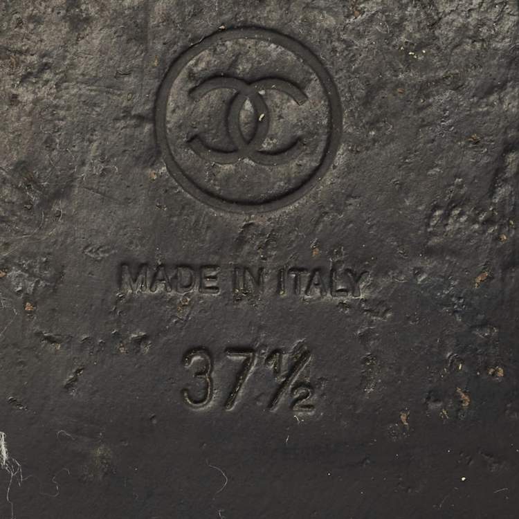 مملوكة مسبقًا Chanel Size 37.5 Black Leather and Tweed Cork Slide Sandals