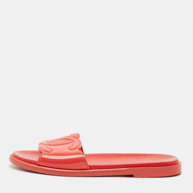 Pre Owned Chanel CC Size 40 Coral Orange Patent Leather Slide Flats
