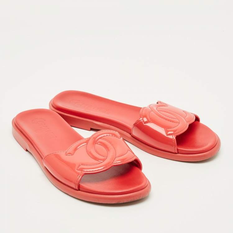 Pre Owned Chanel CC Size 40 Coral Orange Patent Leather Slide Flats