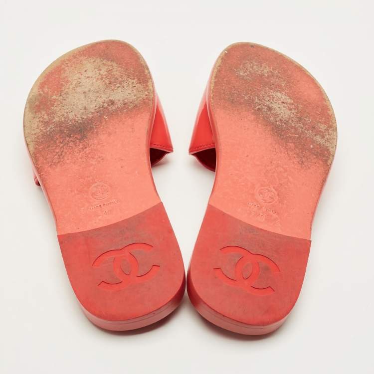 Pre Owned Chanel CC Size 40 Coral Orange Patent Leather Slide Flats