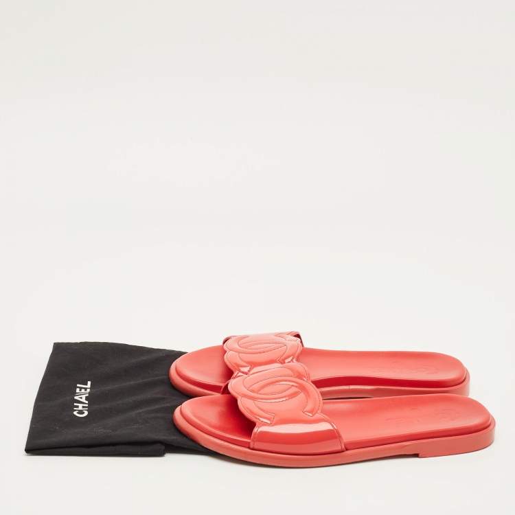 Pre Owned Chanel CC Size 40 Coral Orange Patent Leather Slide Flats