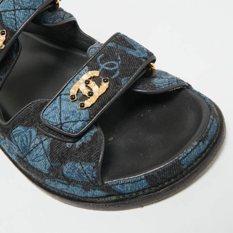 مملوكة مسبقًا Chanel  Size 38  Blue/Black Denim CC Logo Dad Sandals 