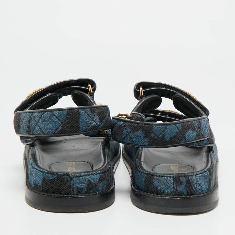 مملوكة مسبقًا Chanel  Size 38  Blue/Black Denim CC Logo Dad Sandals 