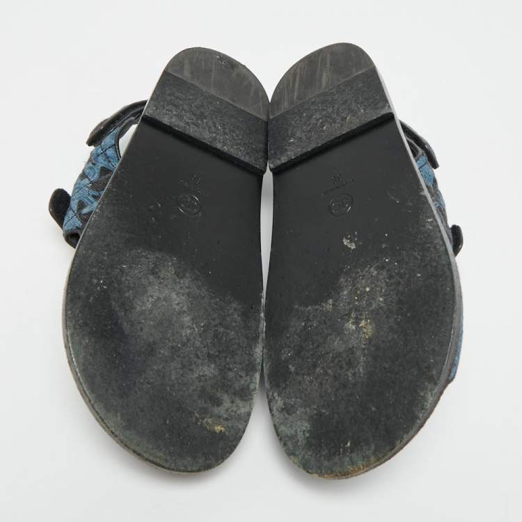 مملوكة مسبقًا Chanel  Size 38  Blue/Black Denim CC Logo Dad Sandals 