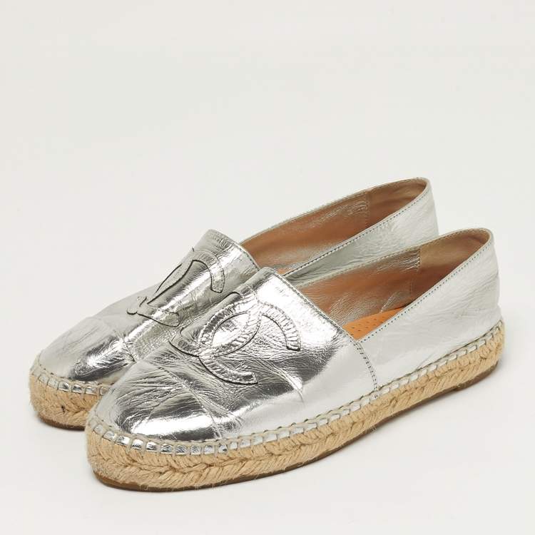Pre Owned Chanel CC Size 36 Silver Foil Leather Cap Toe Espadrille Flats