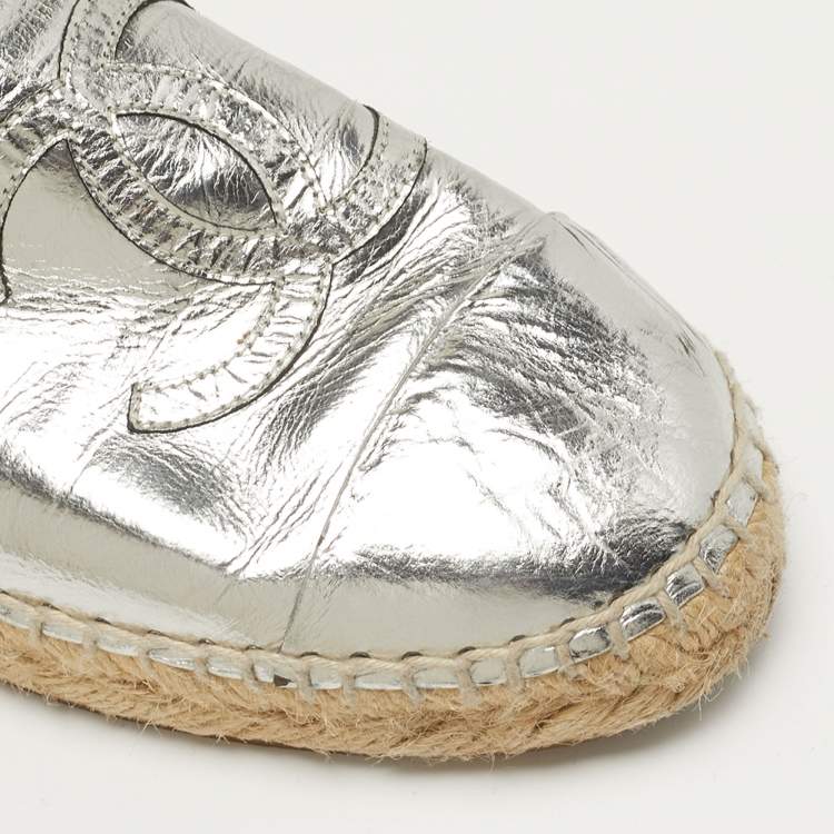 Pre Owned Chanel CC Size 36 Silver Foil Leather Cap Toe Espadrille Flats