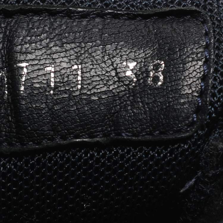 Pre Owned Chanel CC Size 38 Navy Blue/White Leather Low Top Sneakers