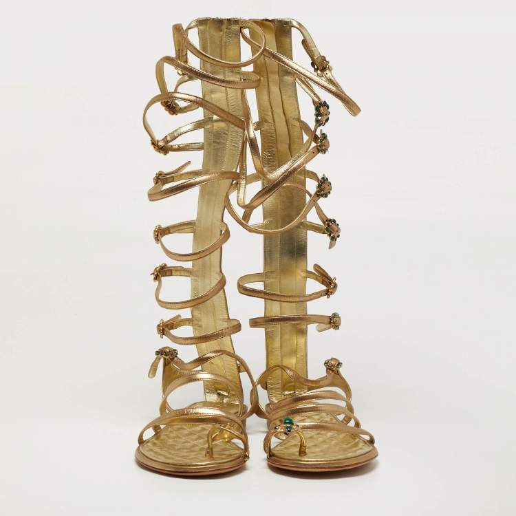 Pre Owned Chanel Size 38.5 Gold Leather Gladiator Flat Sandals