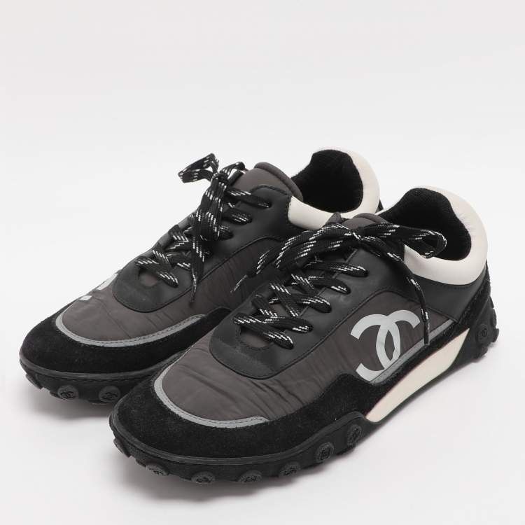 Pre Owned Chanel CC Size 39 Grey/Black Nylon and Suede Low Top Sneakers