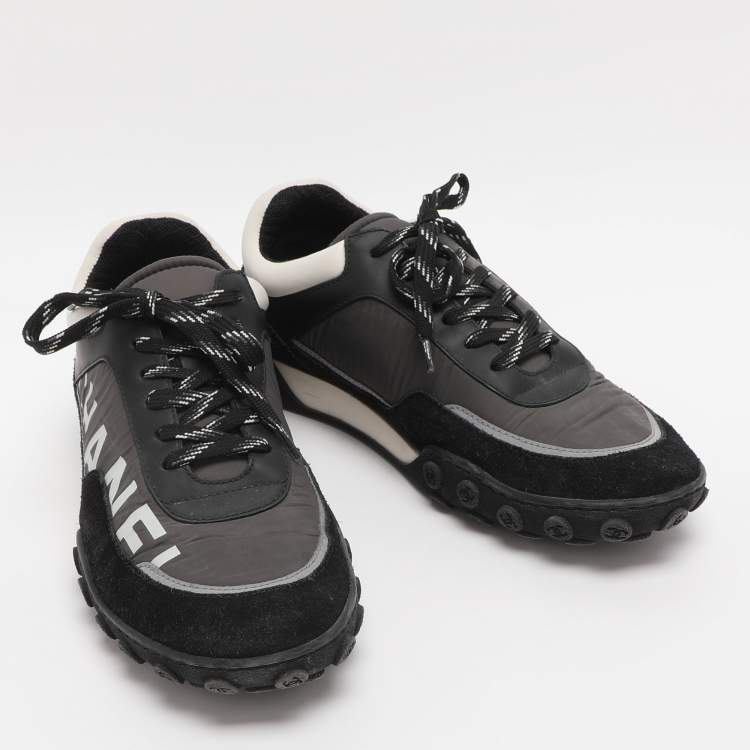 Pre Owned Chanel CC Size 39 Grey/Black Nylon and Suede Low Top Sneakers