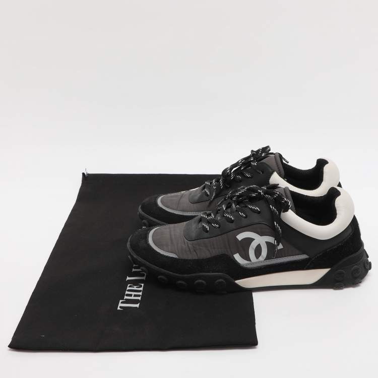Pre Owned Chanel CC Size 39 Grey/Black Nylon and Suede Low Top Sneakers
