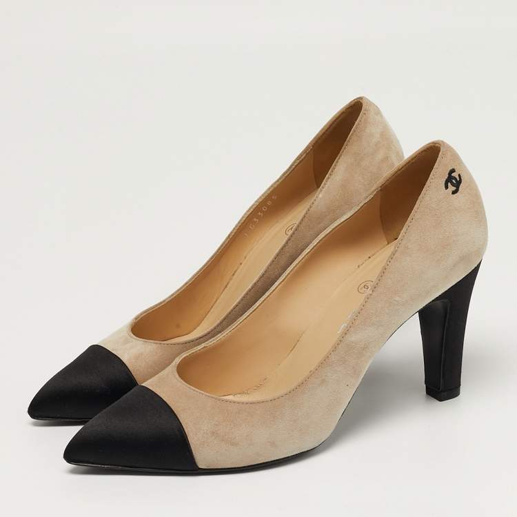 Pre Owned Chanel CC Size 38 Black/Beige Satin and Suede Pumps