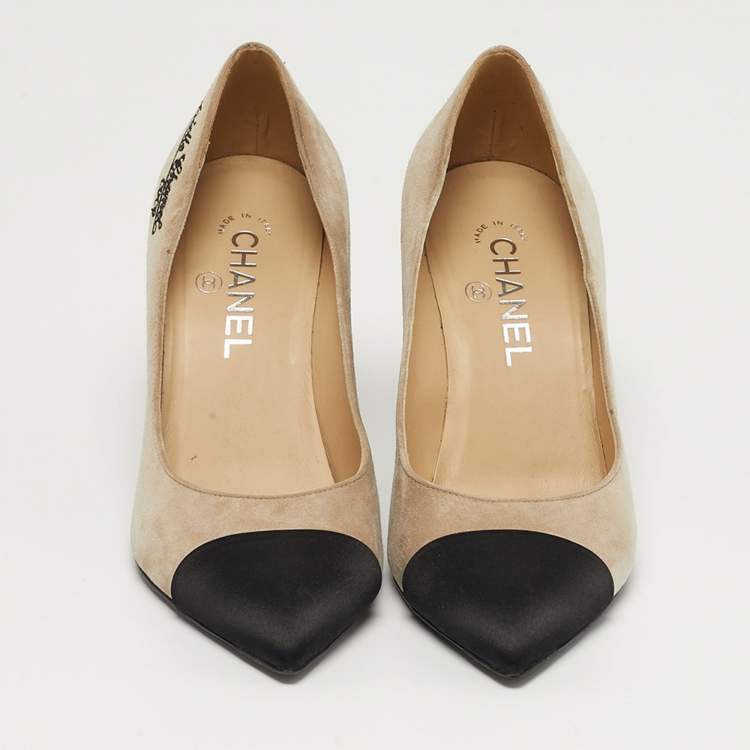 Pre Owned Chanel CC Size 38 Black/Beige Satin and Suede Pumps
