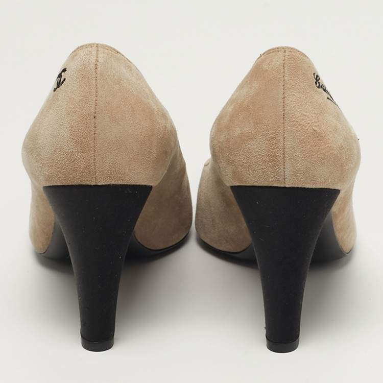 Pre Owned Chanel CC Size 38 Black/Beige Satin and Suede Pumps