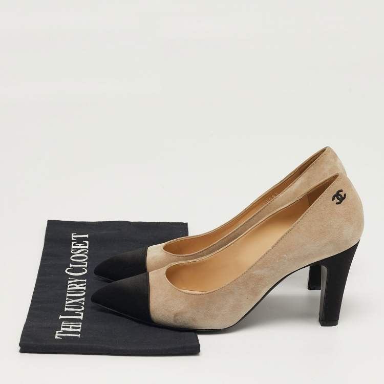 Pre Owned Chanel CC Size 38 Black/Beige Satin and Suede Pumps