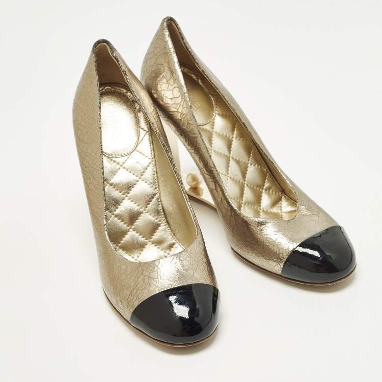 Pre Owned Chanel CC Size 39.5 Black/Gold Leather and Patent Leather Wedge Pumps