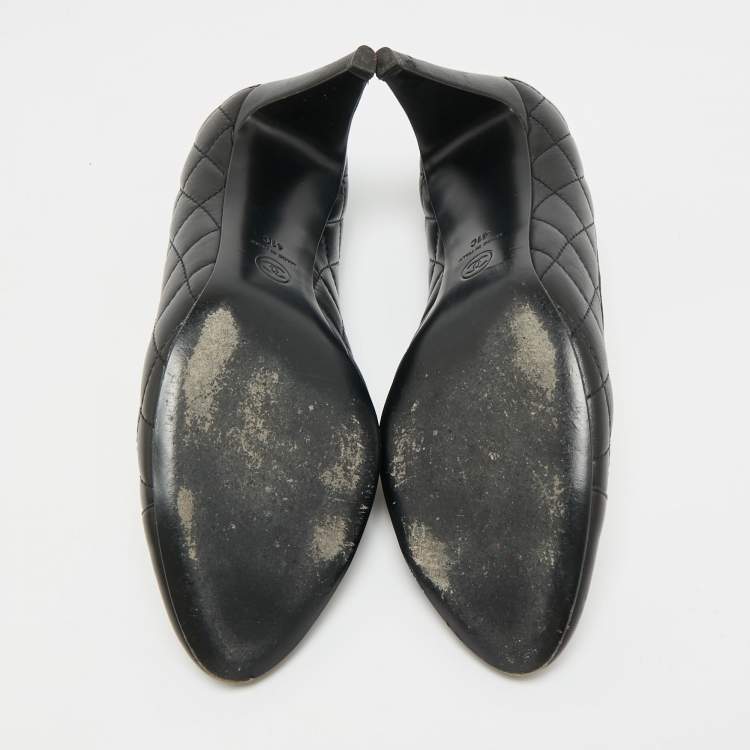 Pre Owned Chanel CC Size 41 Black Quilted Leather Cap Toe Pumps